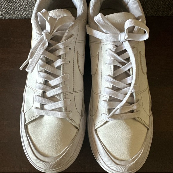 Nike Court Legacy Lift Women’s Size 10 Triple White Shoes DM7590-101 Platform - Picture 5 of 10